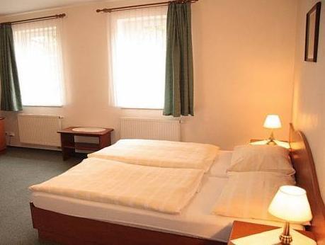 Attic Otel 3*