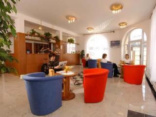 Otel Attic 3*