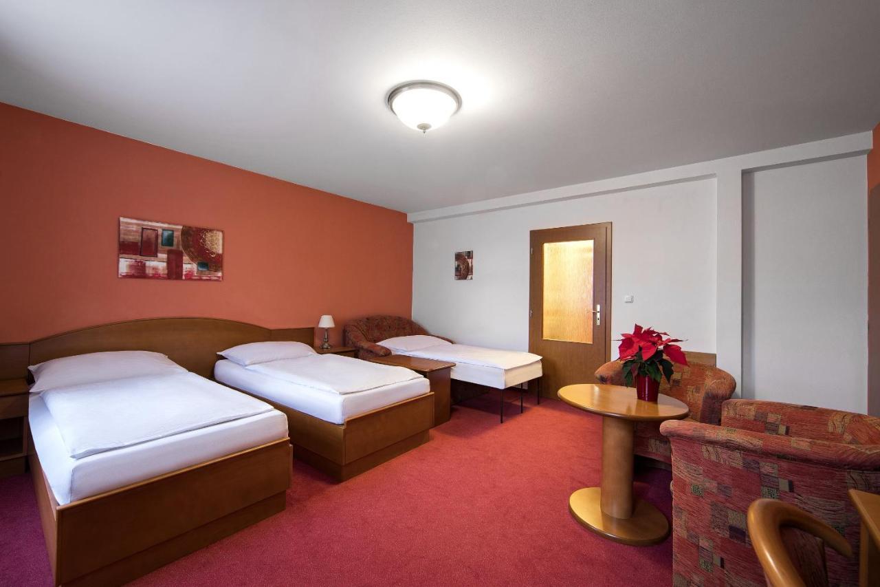 Attic 3* Prag