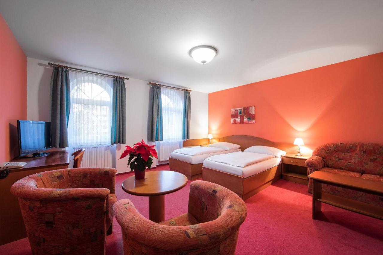 Attic Otel 3*